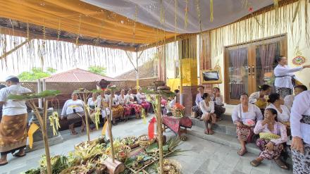 PERESMIAN KANTOR PERBEKEL TAMPEKAN